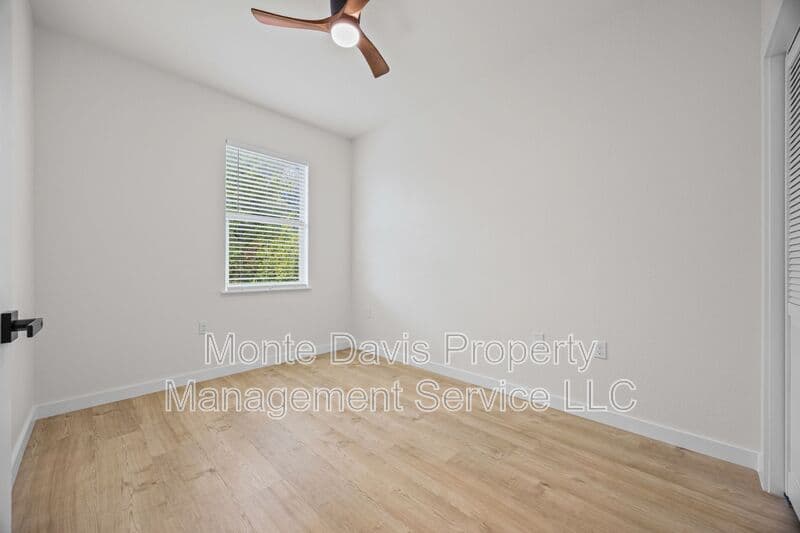 Austin Condo: 1802 Springdale Rd
