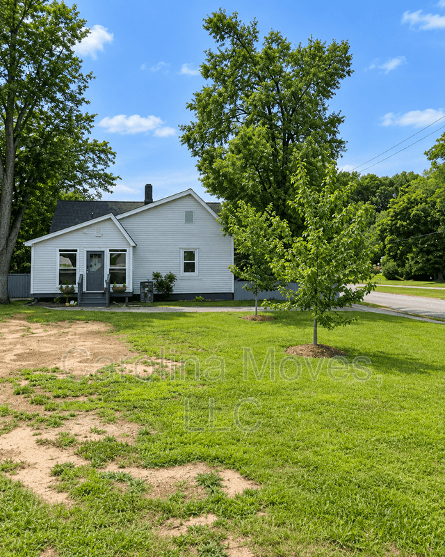 Greenville House: 44 Allen St