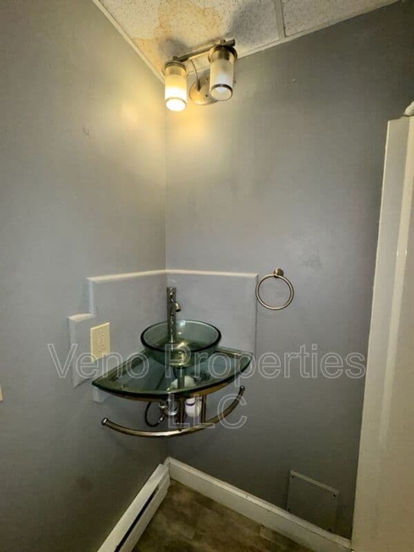 Cohoes House: 3 Cataract Street