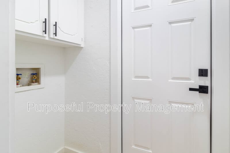 Spencer House: 8913 Bentree Country Way