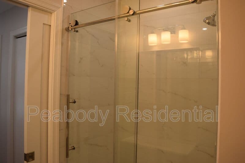 Alexandria House: 1013 N Vail St