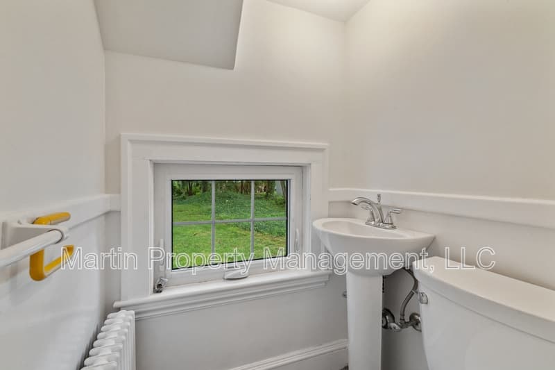 Lexington House: 14 Gleason Road