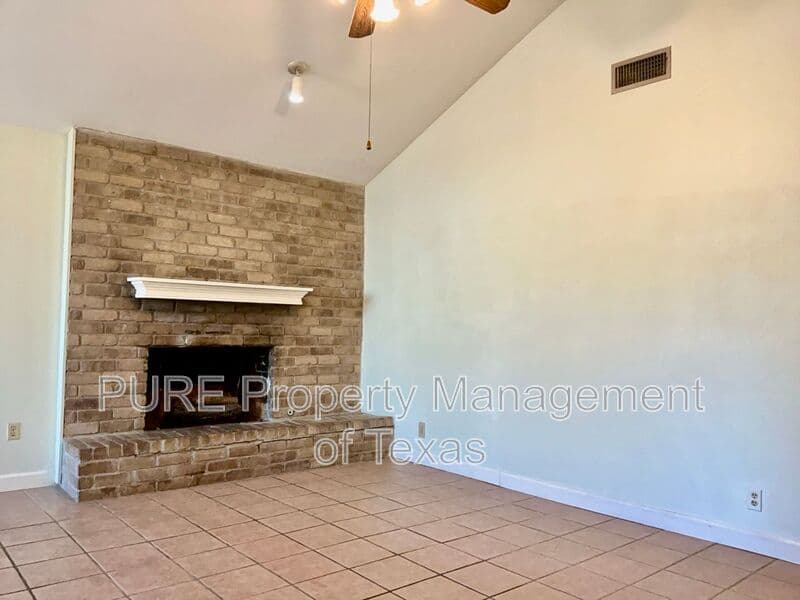 Georgetown House: 408 E Central