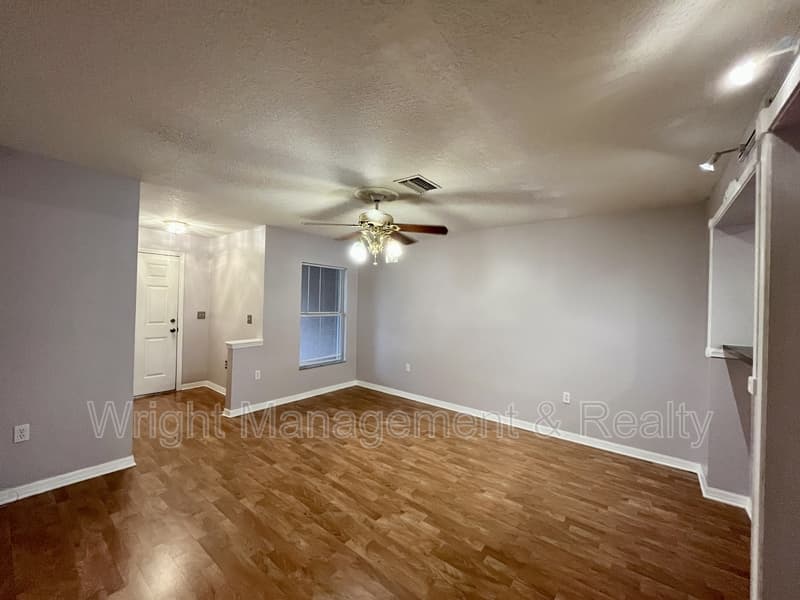 Tampa Townhome: 8710 Sheldon Creek Boulevard