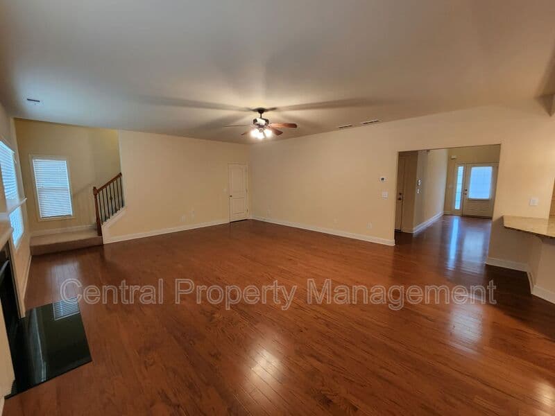 Simpsonville House: 265 Meadow Blossom Way