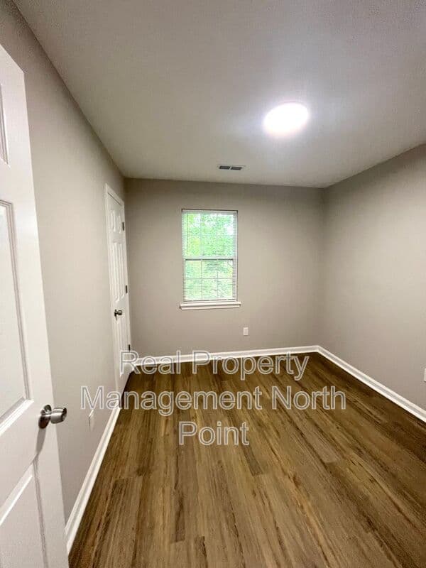 College Park Condo: 5843 Summerglen Ln