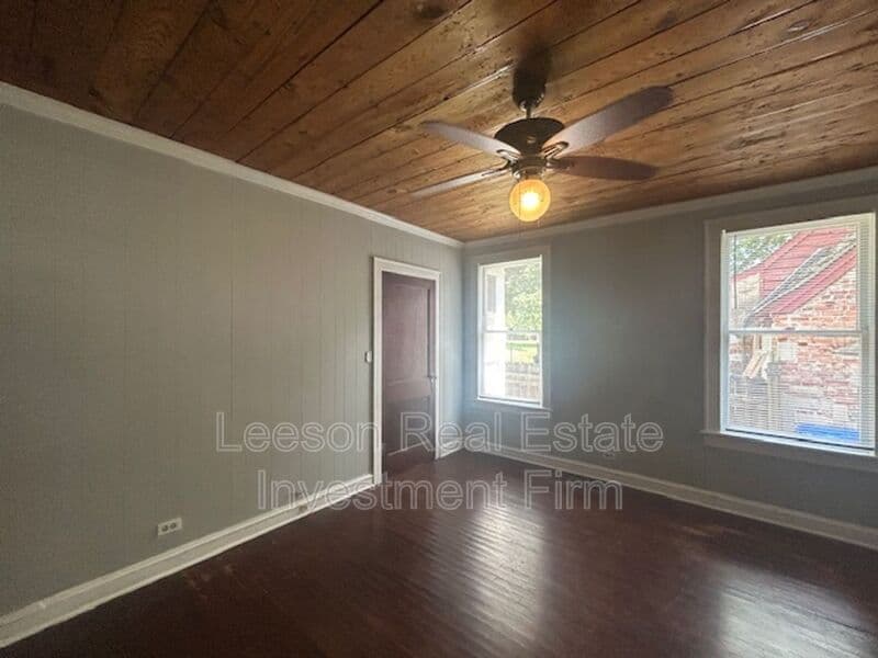 Shreveport House: 3349 Alexander Ave
