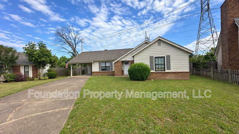 Memphis House: 7168 Plum Orchid Cove