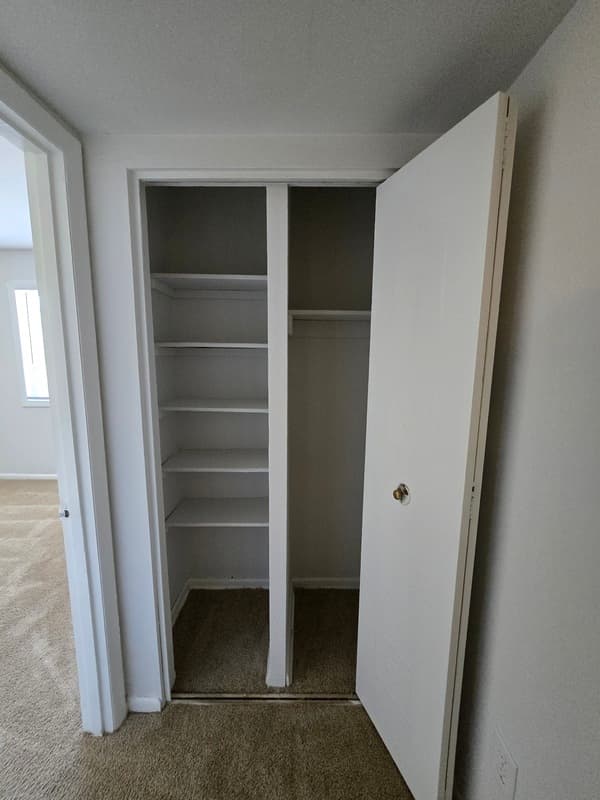 Richmond Condo: 808 Brook Hill Rd