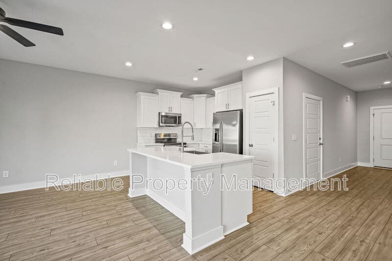 Clayton Townhome: 4 S Laird Drive