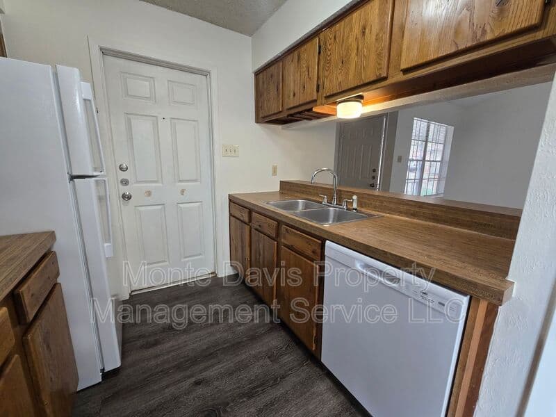Austin Condo: 12005 Arrowwood