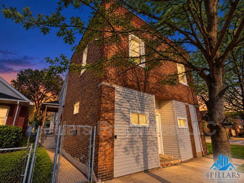 East Chicago Condo: 3904 Deodar Street