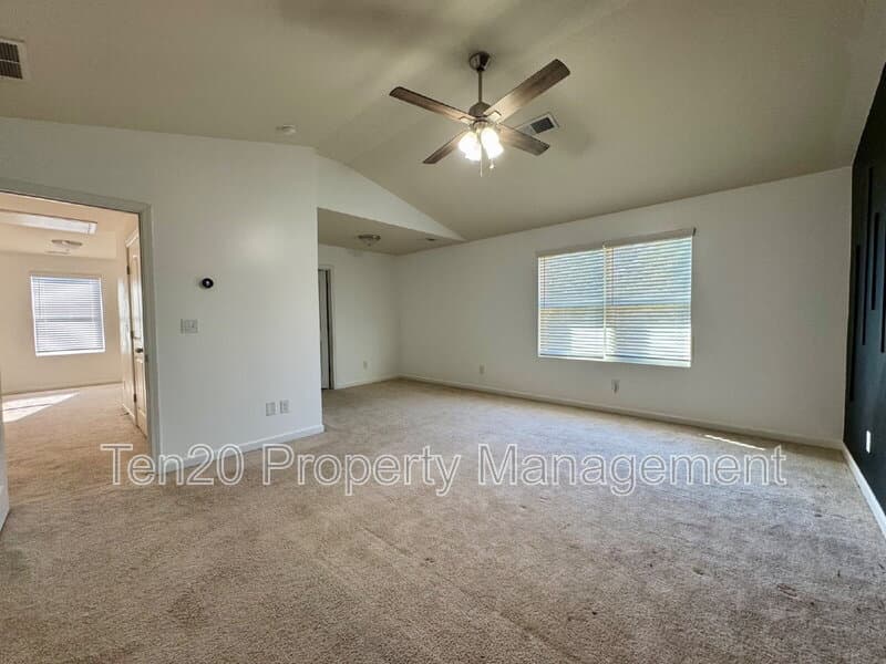 Phenix City House: 318 Irish Lane