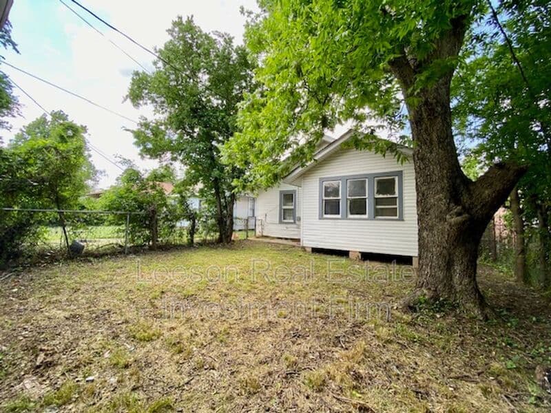 Shreveport House: 2725 Lillian