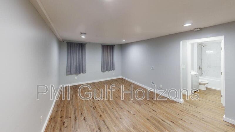 Pensacola House: 635 Colbert Avenue