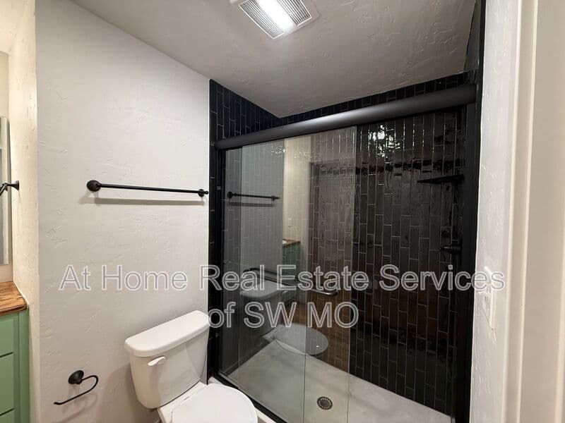 Springfield Condo: 320 W Walnut St