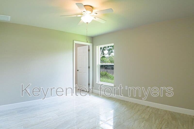 Fort Myers House: 1787 Maryland Ave