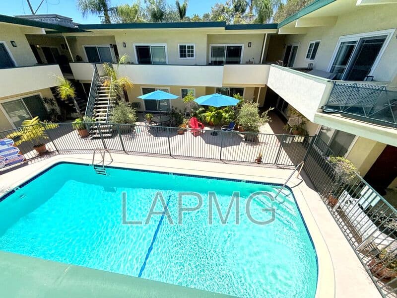 West Hollywood House: 8130 Norton Ave.