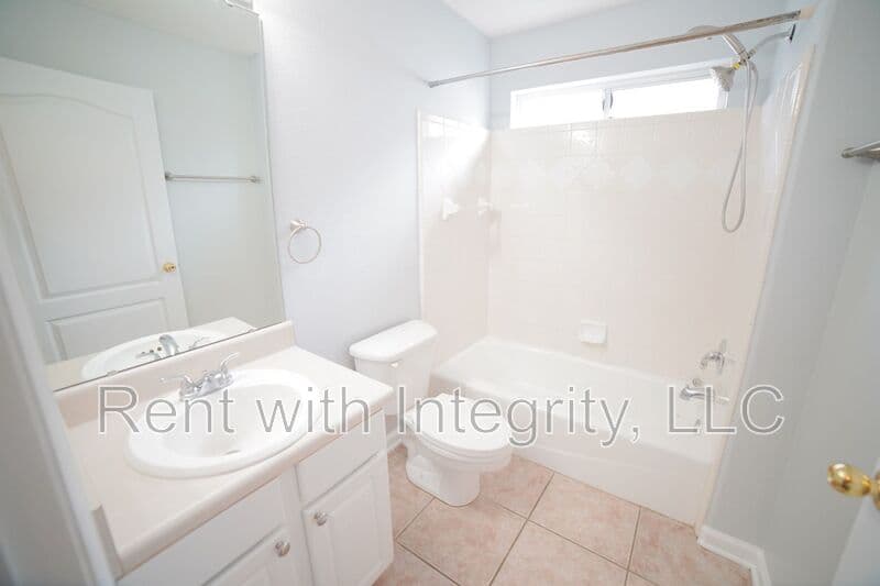 Tallahassee House: 1060 Kingdom Drive