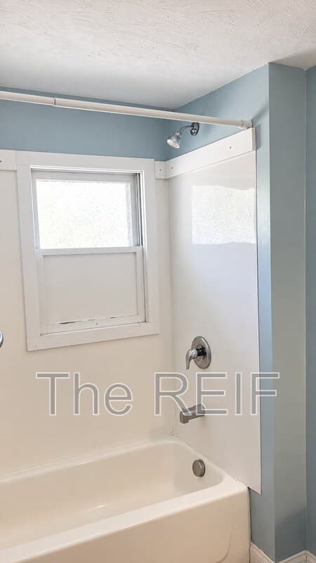 Lansing Condo: 513 North Magnolia Avenue 2nd Floor