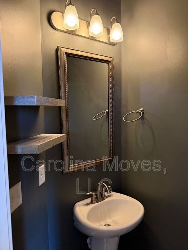 Inman House: 123 Dunnsmore Dr.