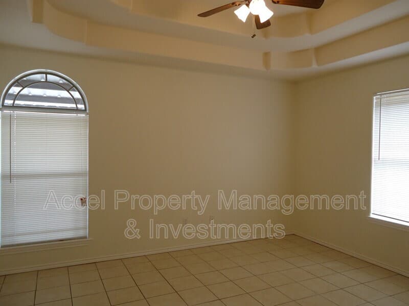 Pharr Condo: 1803 Ironwood St.