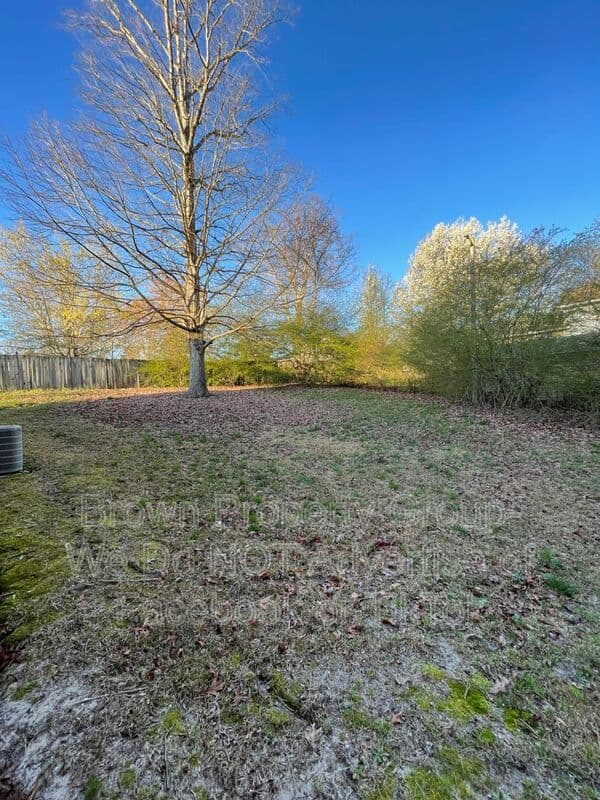 Fayetteville House: 1536 Rossmore Dr