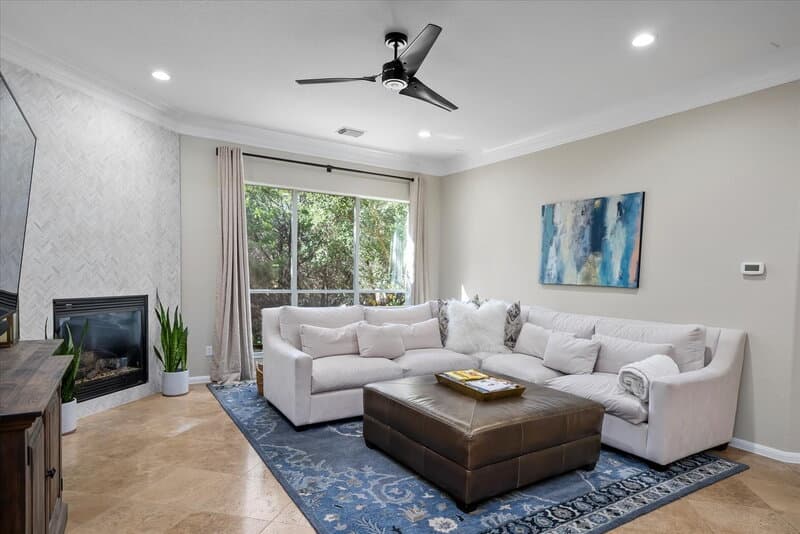 Austin House: 12921 Bloomfield Hills Lane