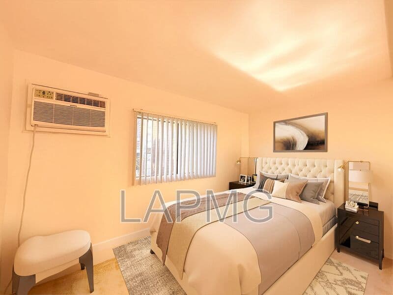 Los Angeles House: 6200-6206 Fountain Avenue