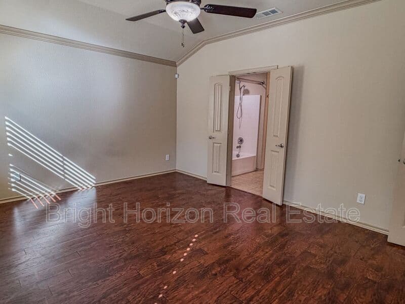 Fort Worth House: 5049 Britton Ridge Lane