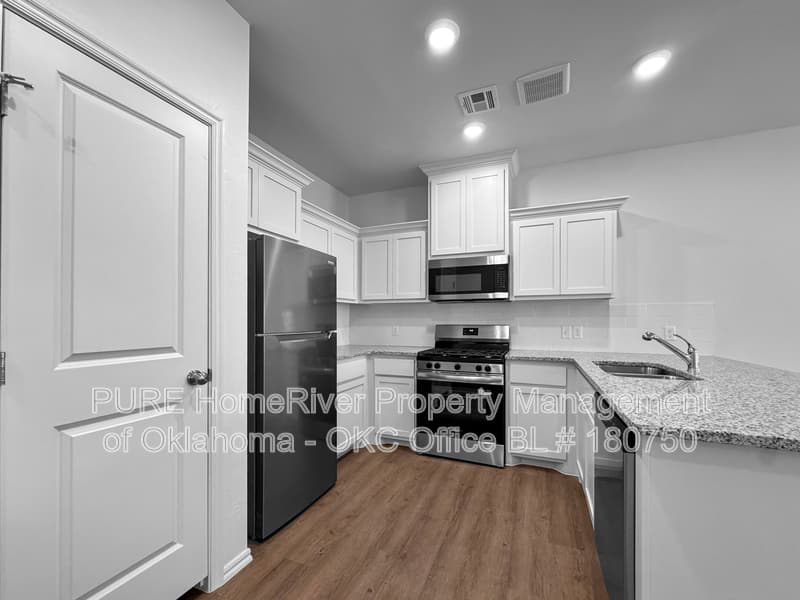 Oklahoma City Condo: 11421 University Dr