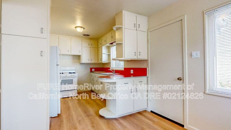 Santa Rosa House: 4942 Sonoma Hwy