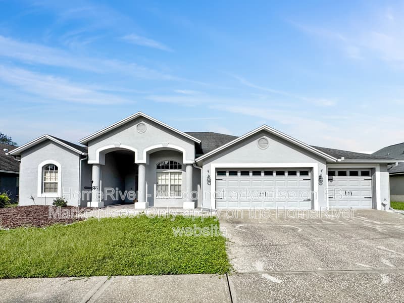 Tampa House: 10014 Cypress Shadow Ave