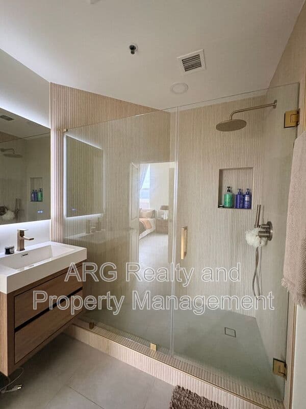 Atlanta House: 57 Forsyth St