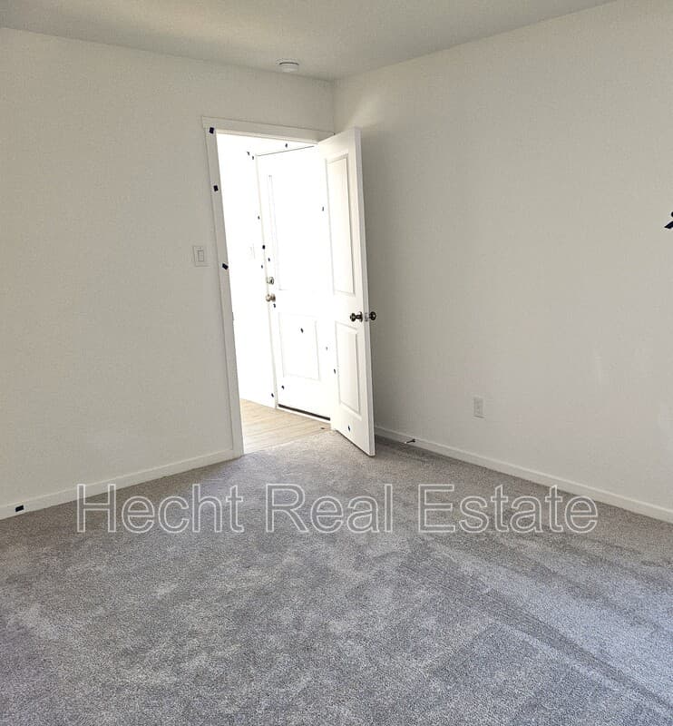 Seguin House: 9144 Luciano Place