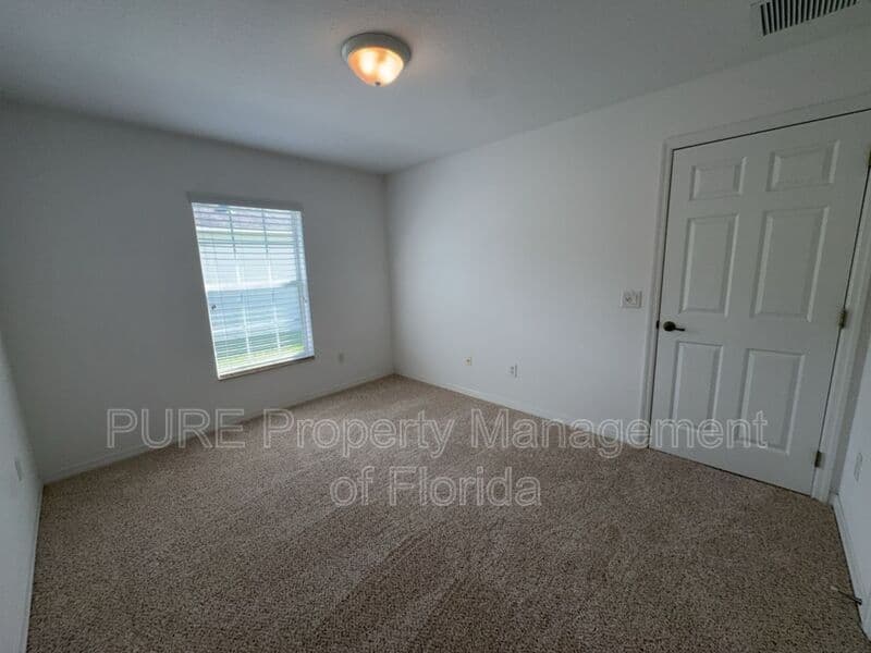 Ocala House: 15939 SW 14th Avenue Rd