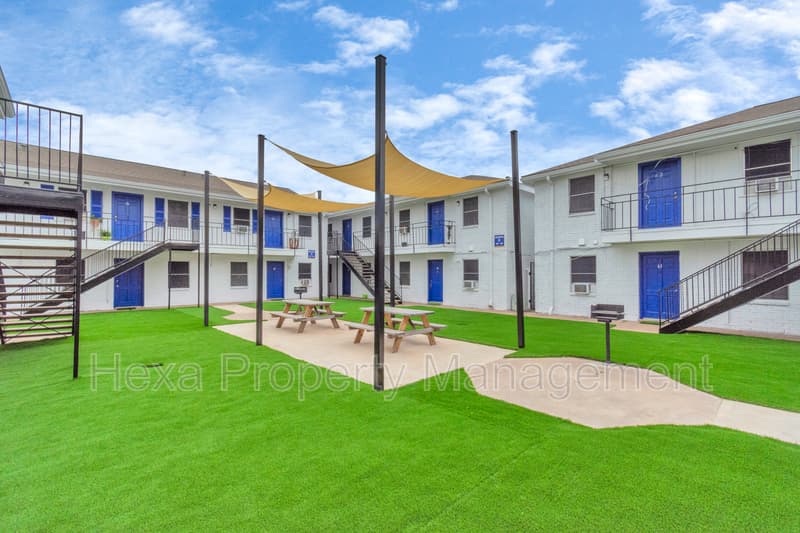 Houston Condo: 11211 S Post Oak Rd
