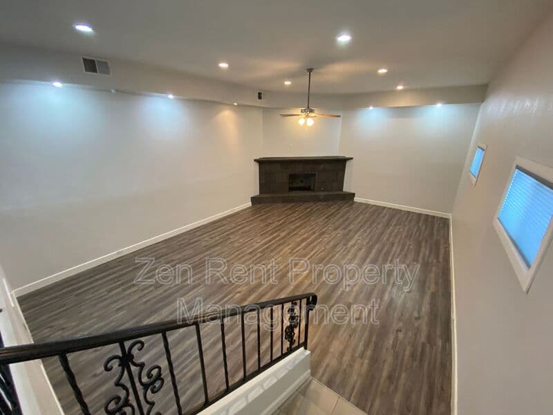 Phoenix House: 2032 W Medlock Drive