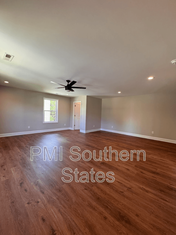 Greenville House: 711 Rockcliff St