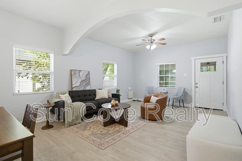Tampa House: 2815 N Taliaferro Ave