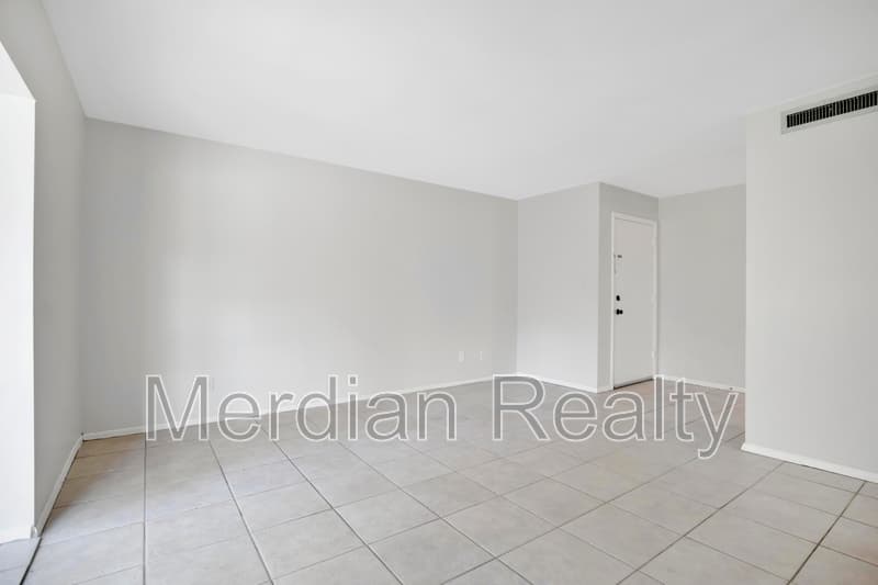 Longwood Condo: 118 Springwood Circle #A - 1