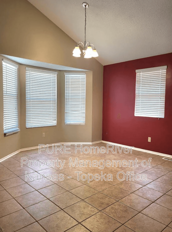 Topeka House: 7217 SW 27th Street