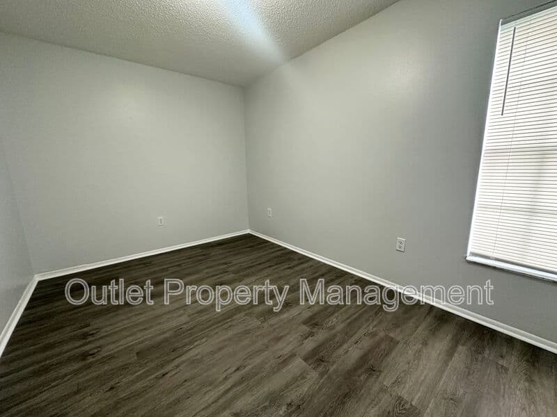 Sanford House: 1710 Ridgewood Lane