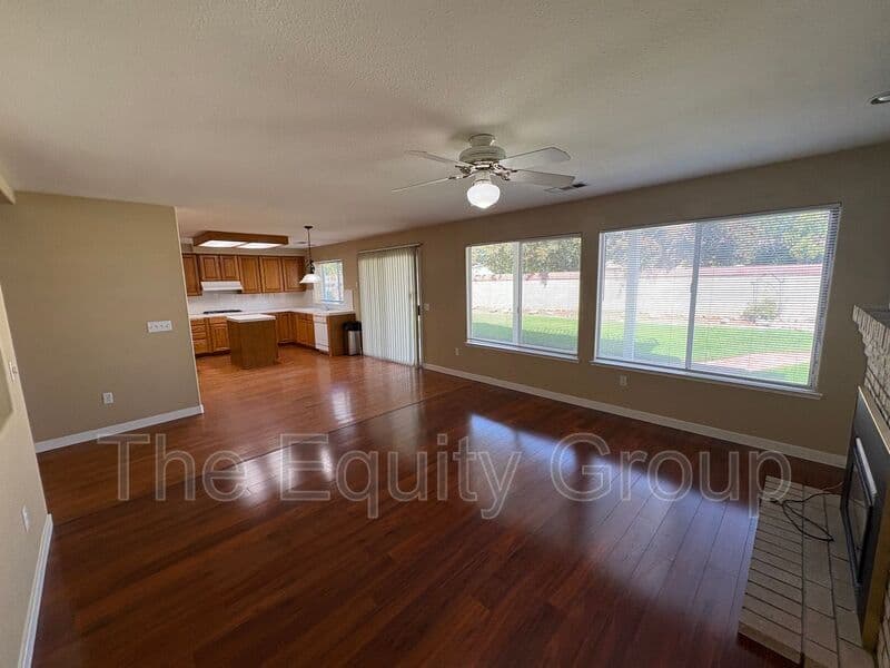 Visalia House: 5730 West Monte Verde Ct