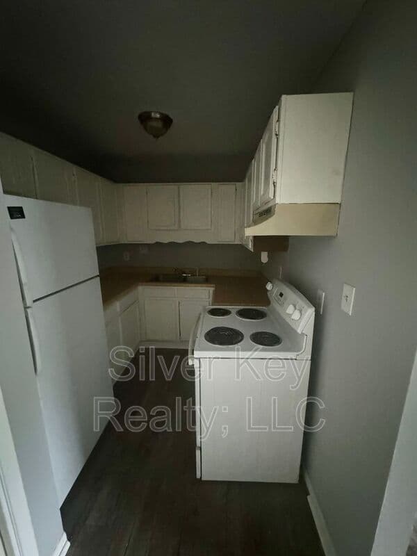 Athens House: 311 Sunset Drive