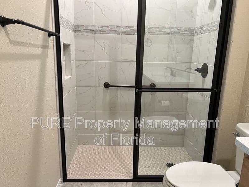 Ocala House: 10376 SW 99th Street