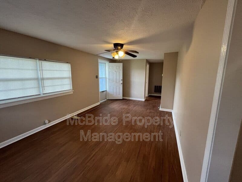 Aiken House: 1077 Williston Road