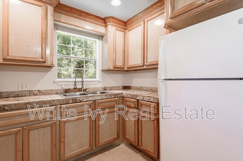 Riverside Condo: 4 Rainbow Drive