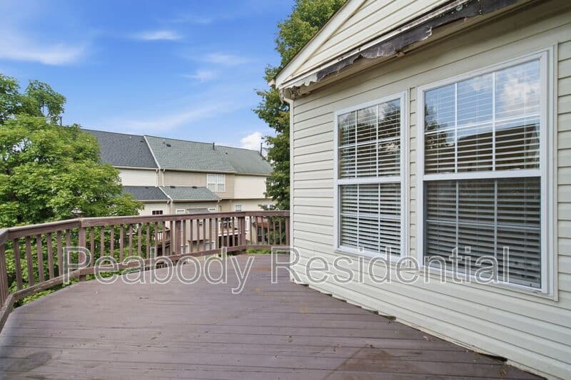 Sterling House: 46670 Cavendish Sq