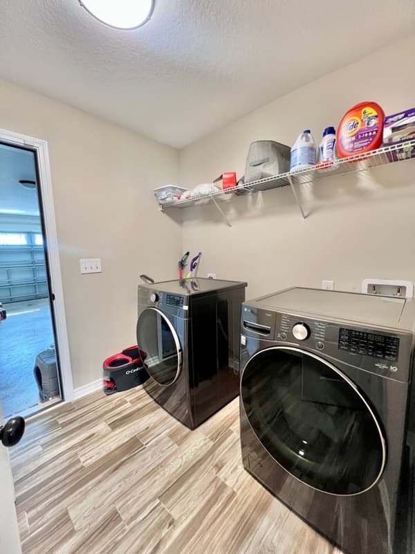 Crestview House: 6193 Anchors Drive
